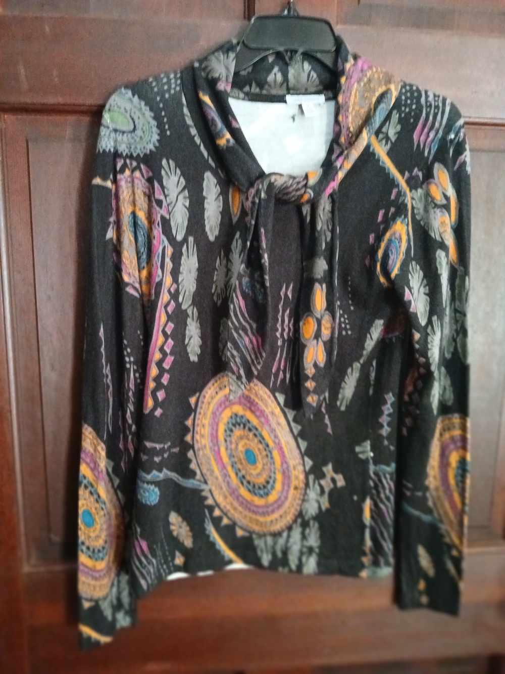 Women's Linea Domani  Black Long Sleeve Boho Patterned Tie-Neck Top Size M